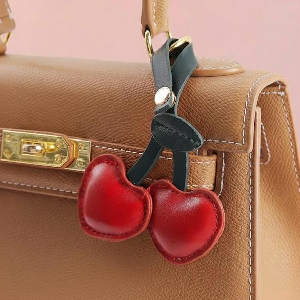 Llavero Cherry Love