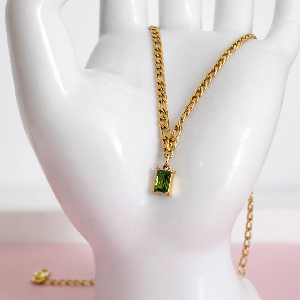 Collar Dina